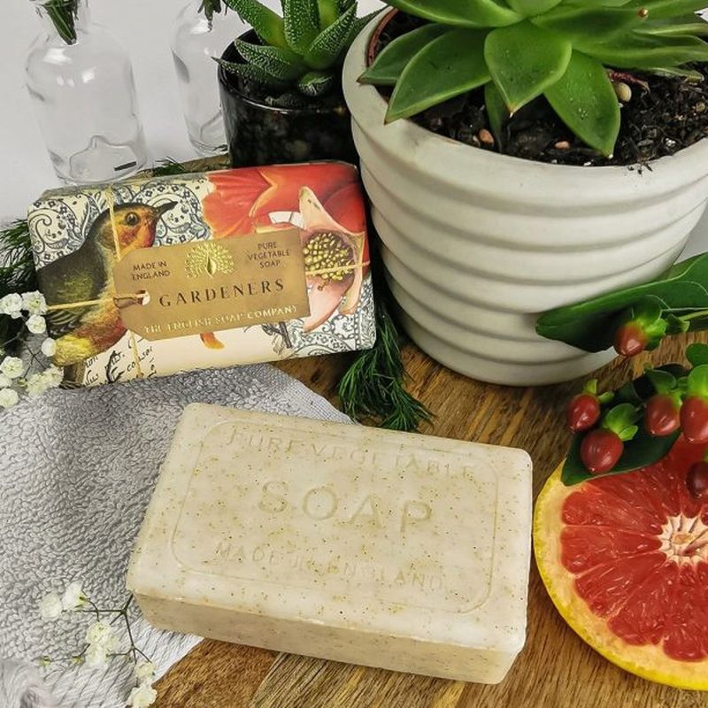 The English Soap Company | Anniversary Gardeners Exfoliating Soap